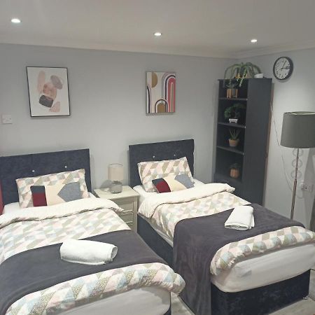 Homey Studio In Newport Perfect For Couples & Travelers Eksteriør billede