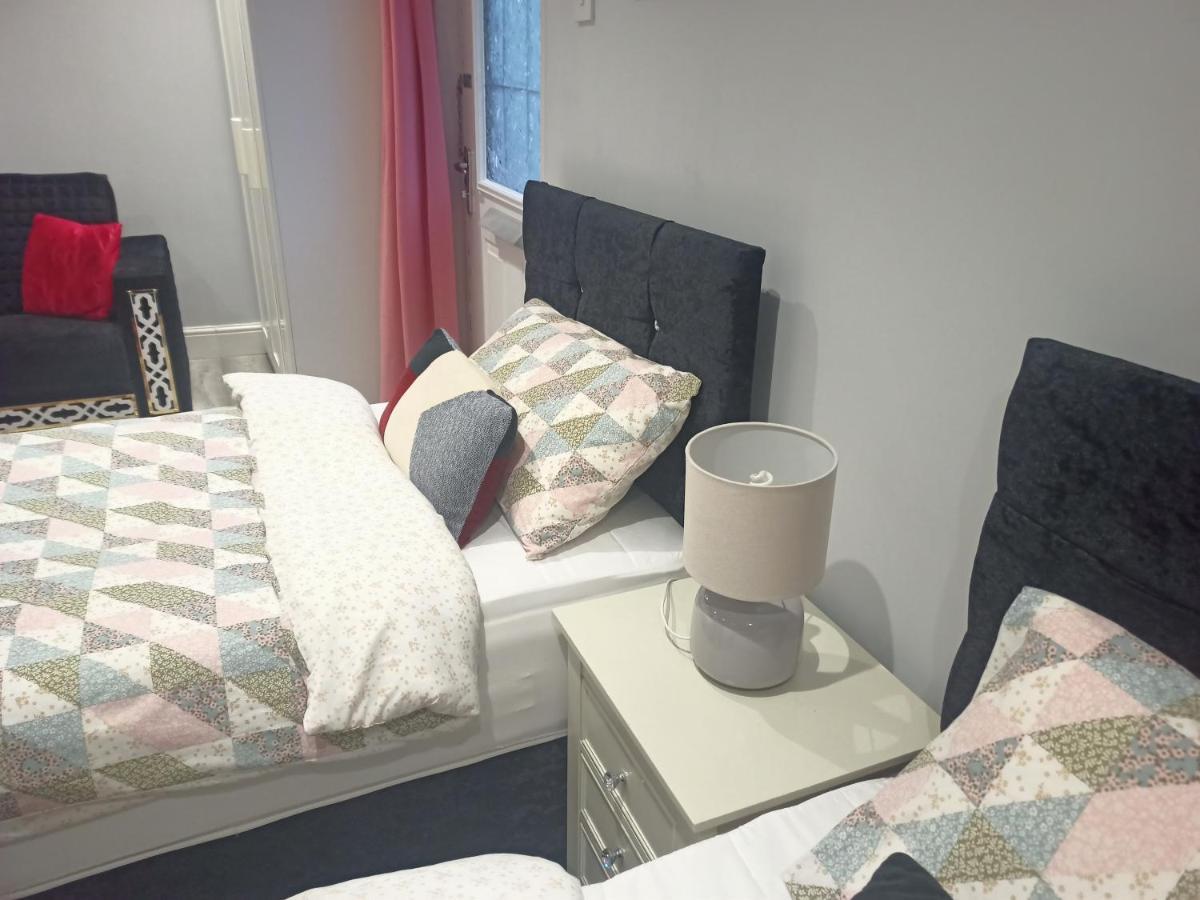 Homey Studio In Newport Perfect For Couples & Travelers Eksteriør billede