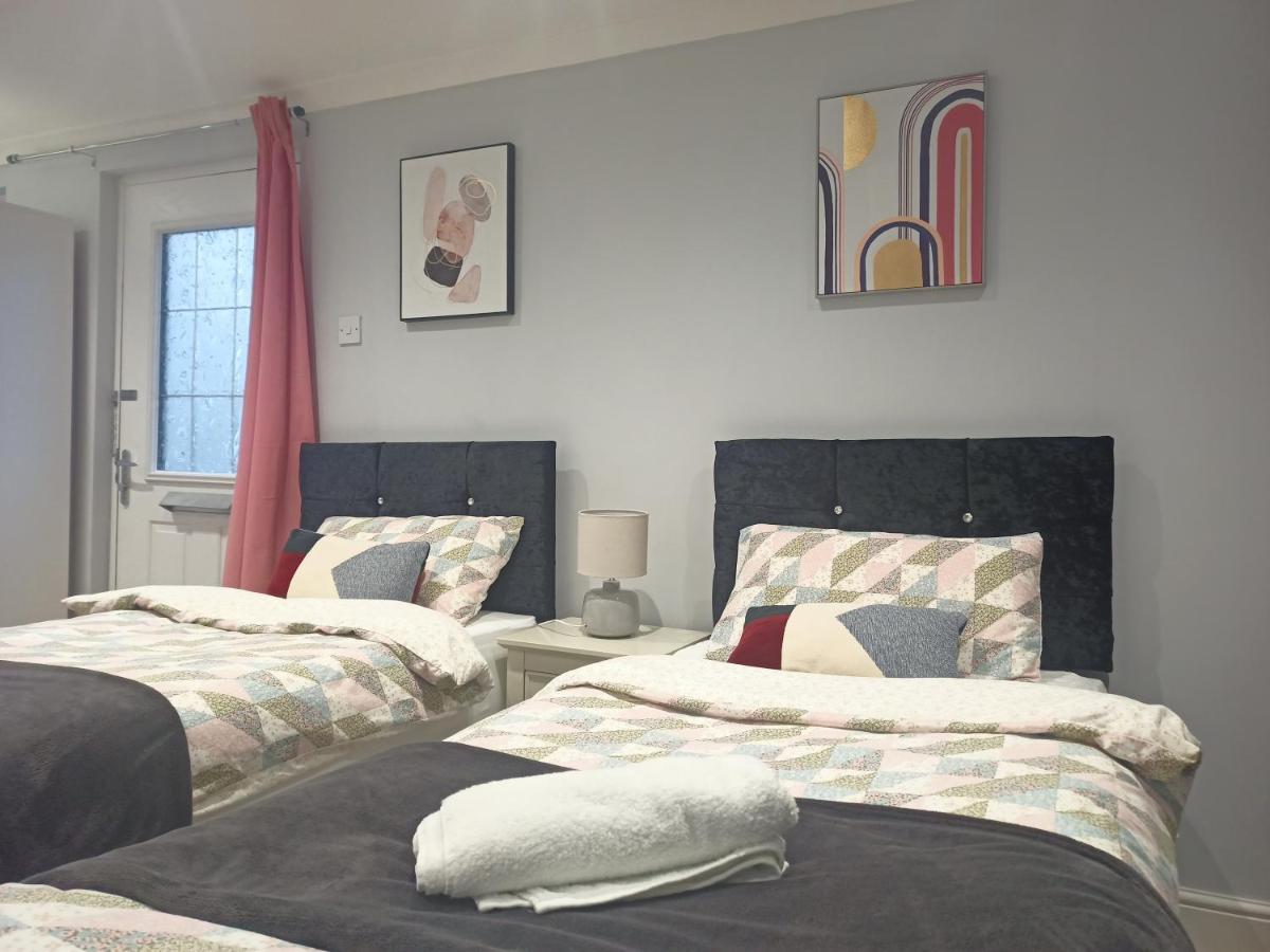 Homey Studio In Newport Perfect For Couples & Travelers Eksteriør billede