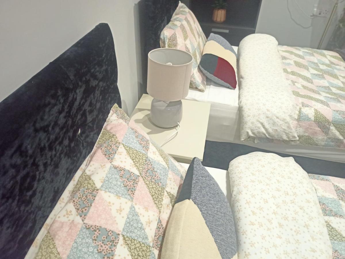 Homey Studio In Newport Perfect For Couples & Travelers Eksteriør billede