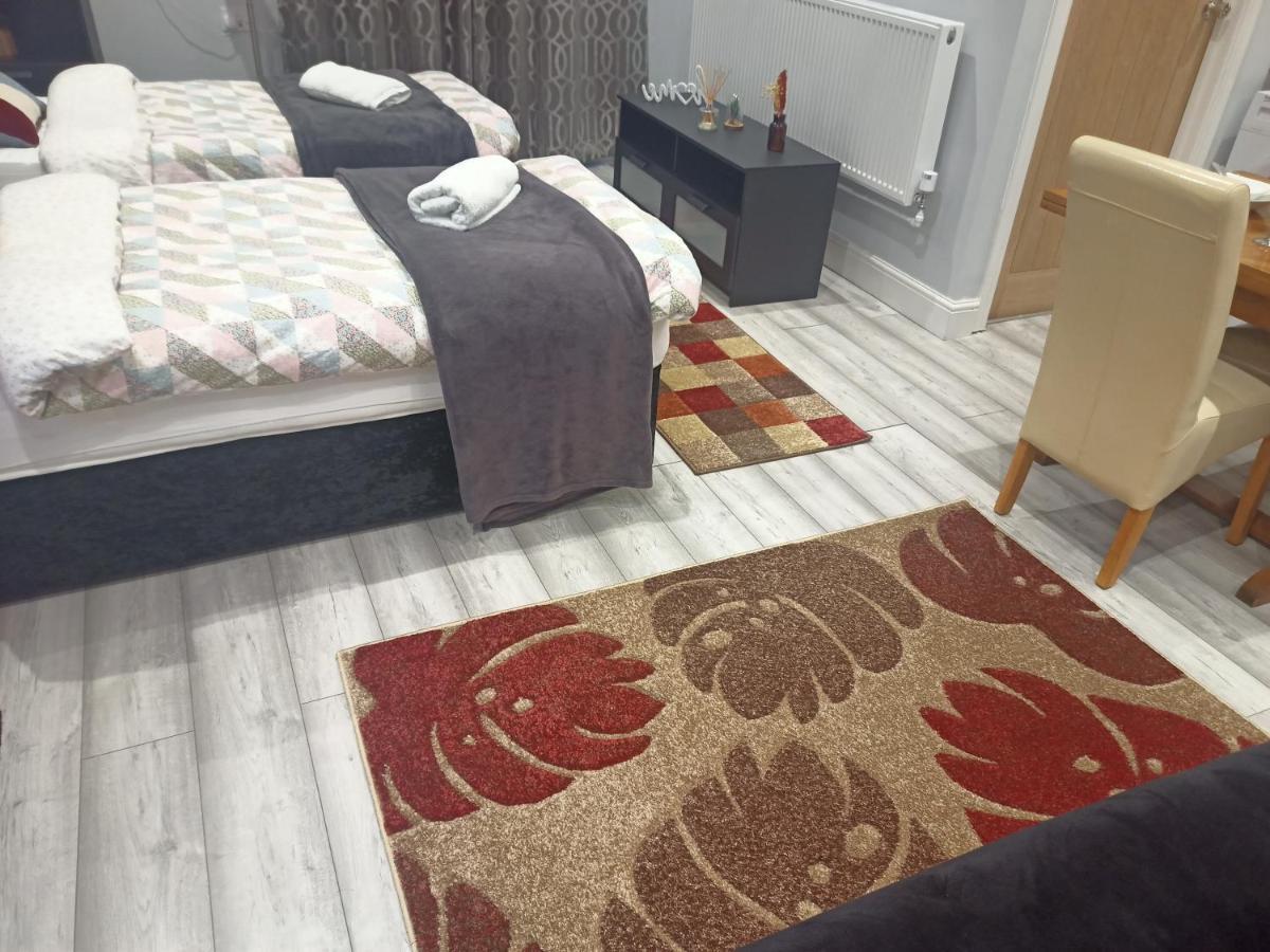 Homey Studio In Newport Perfect For Couples & Travelers Eksteriør billede