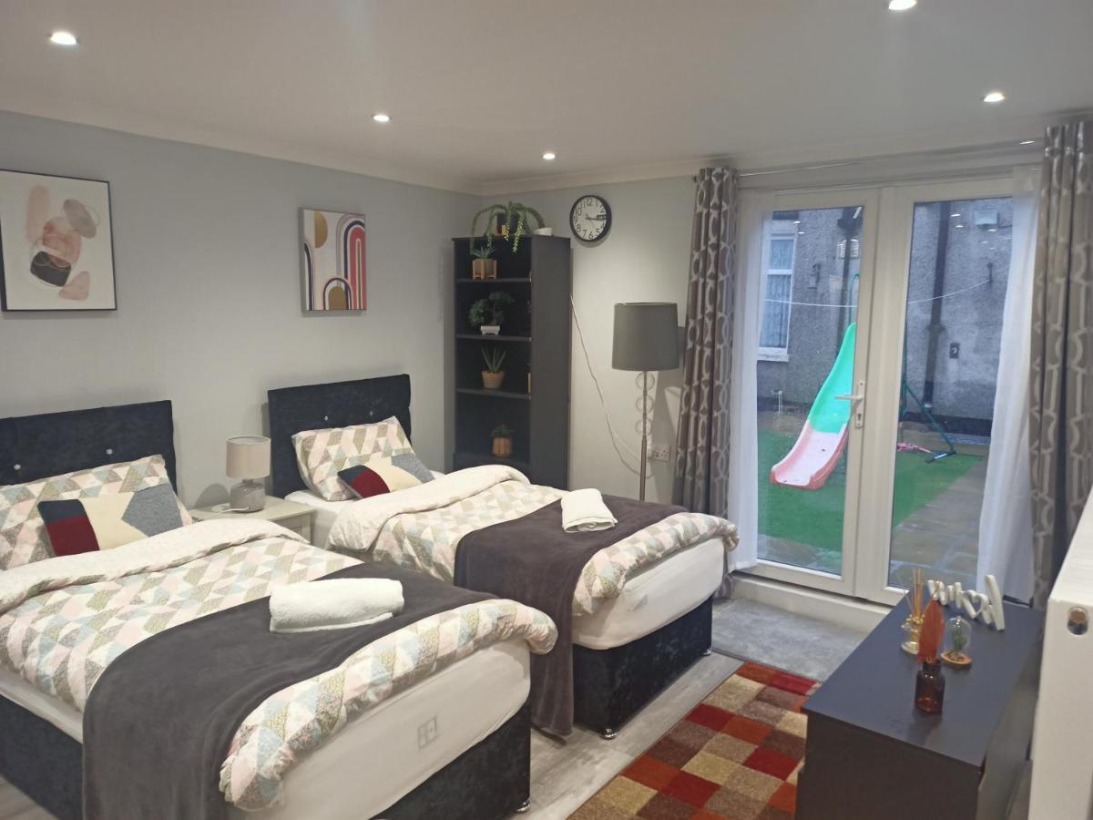 Homey Studio In Newport Perfect For Couples & Travelers Eksteriør billede