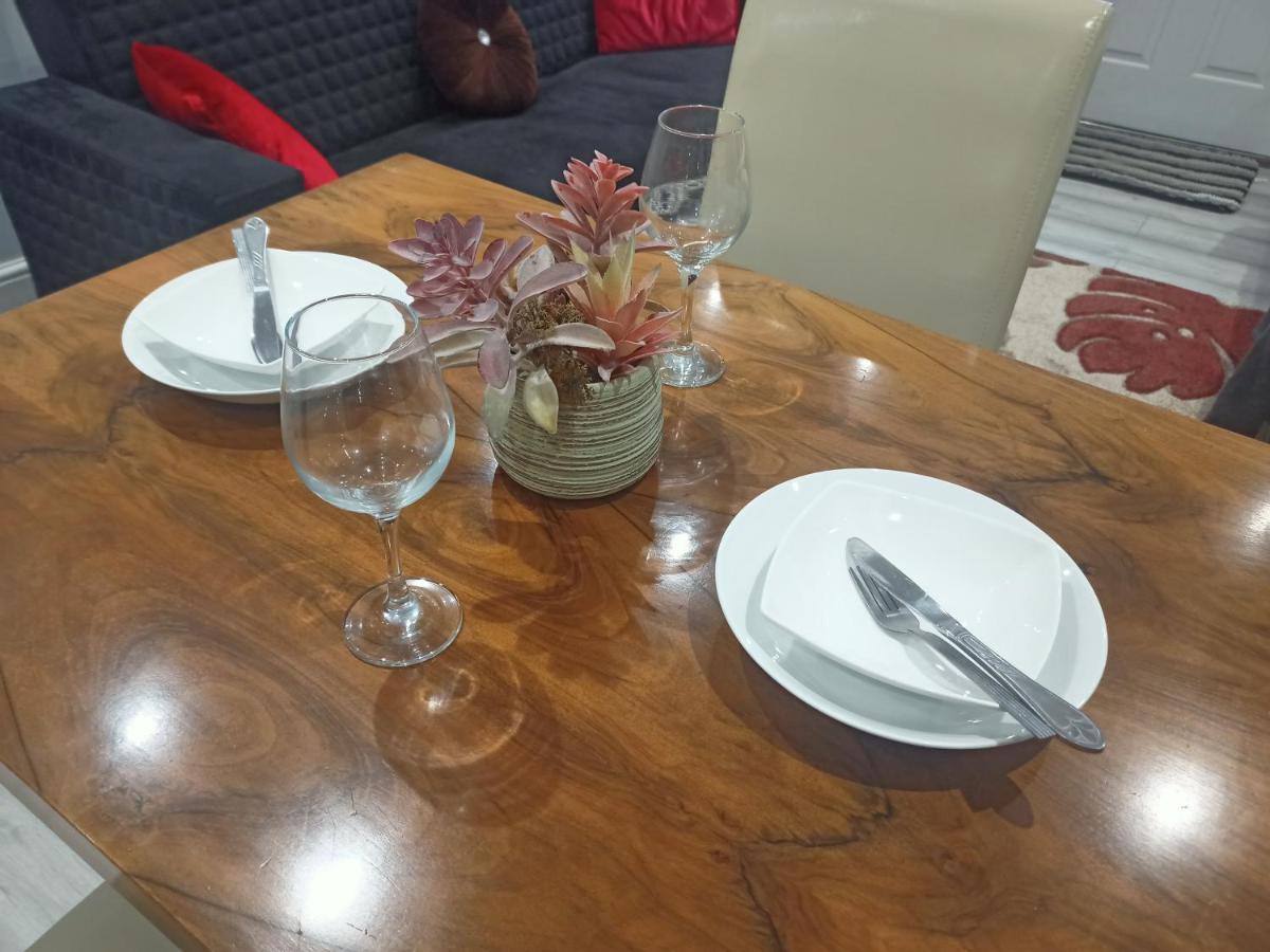 Homey Studio In Newport Perfect For Couples & Travelers Eksteriør billede