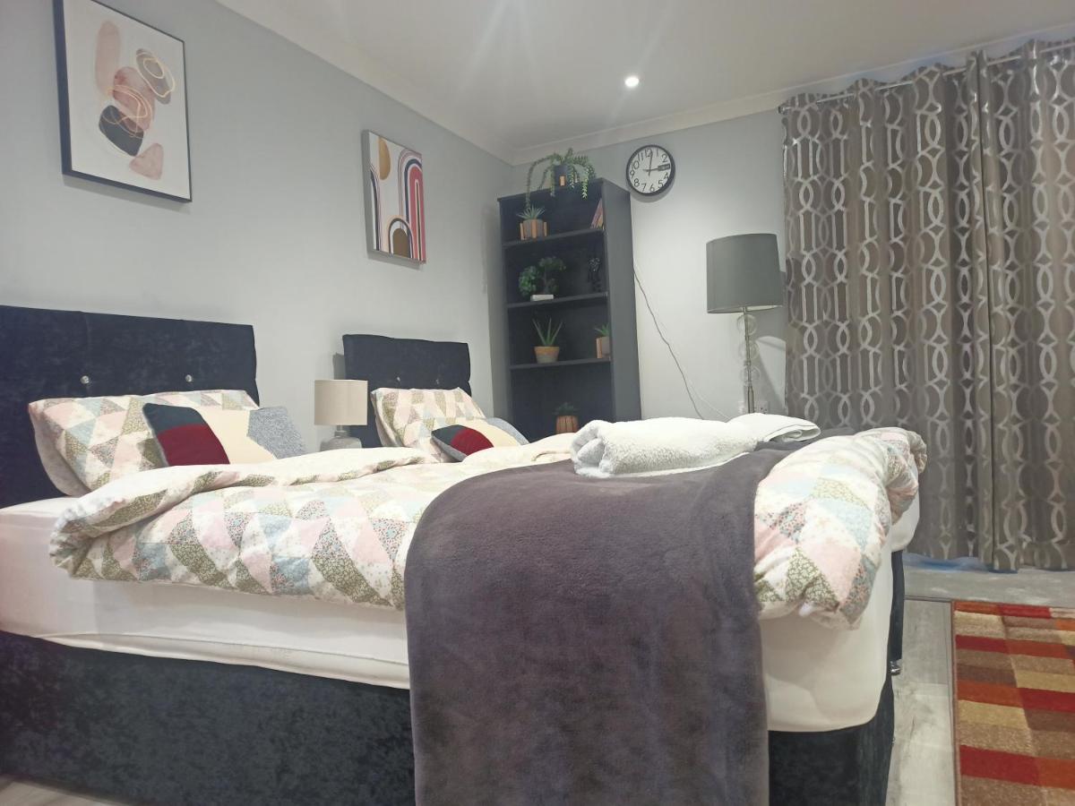 Homey Studio In Newport Perfect For Couples & Travelers Eksteriør billede