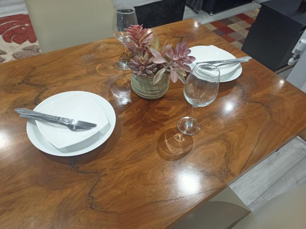 Homey Studio In Newport Perfect For Couples & Travelers Eksteriør billede