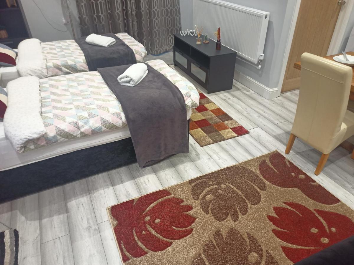 Homey Studio In Newport Perfect For Couples & Travelers Eksteriør billede