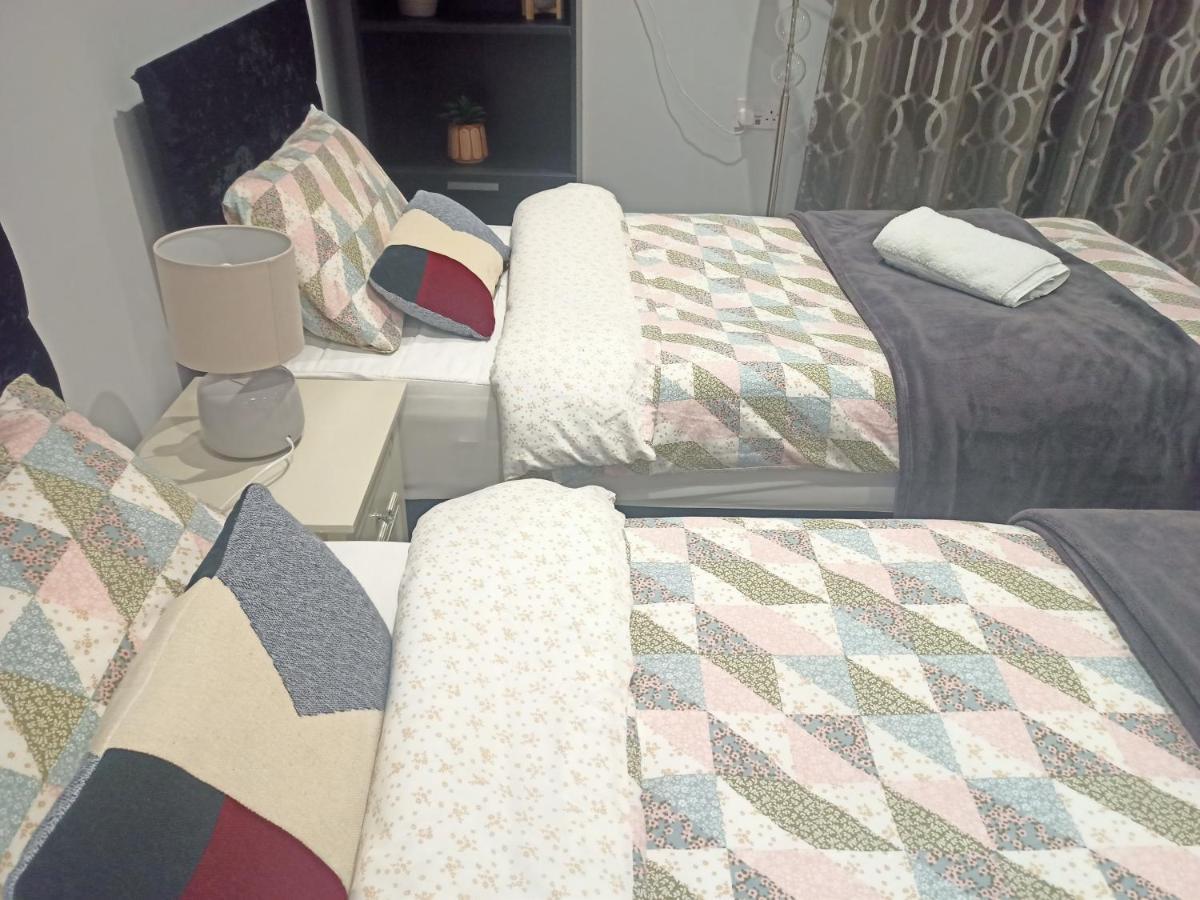 Homey Studio In Newport Perfect For Couples & Travelers Eksteriør billede
